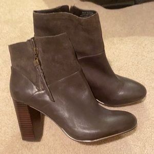 Elliott Lucca leather and suede brown booties